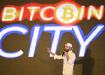 El Salvador mua 21 Bitcoin để kỷ niệm ngày 21/12/2021