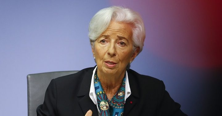 Chủ tịch ngân hàng Trung ương châu Âu bị cộng đồng chỉ trích