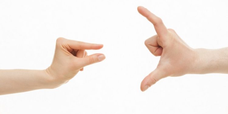 Các sàn giao dịch nhỏ có thể sập do ‘mạng lưới quan hệ’ dễ nhầm lẫn