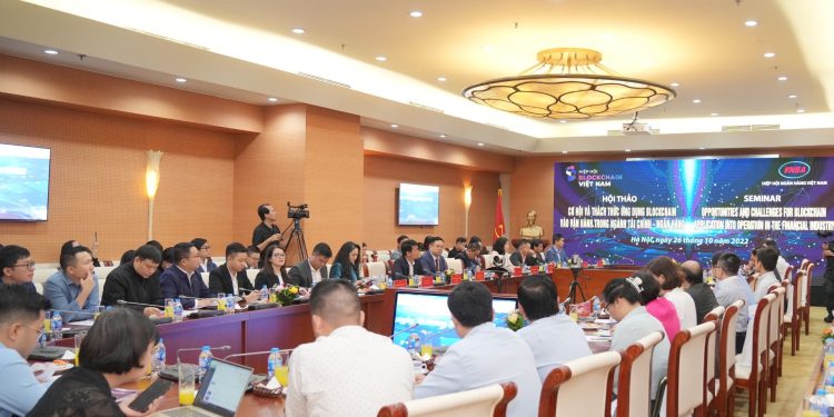 Thách thức và cơ hội trong việc ứng dụng Blockchain vào ngành tài chính ngân hàng