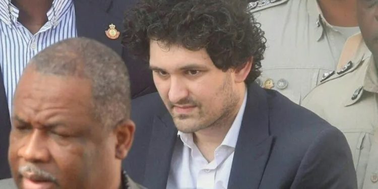 SBF kiếm được 684.000 USD khi đang tại ngoại