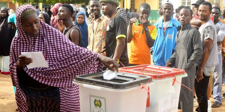 Bầu cử bạo lực ở Nigeria và cách giải quyết bằng công nghệ blockchain