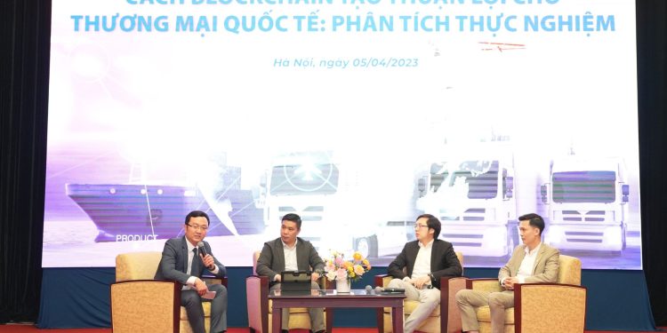 Thương mại quốc tế ứng dụng blockchain: Khi hổ mọc thêm cánh