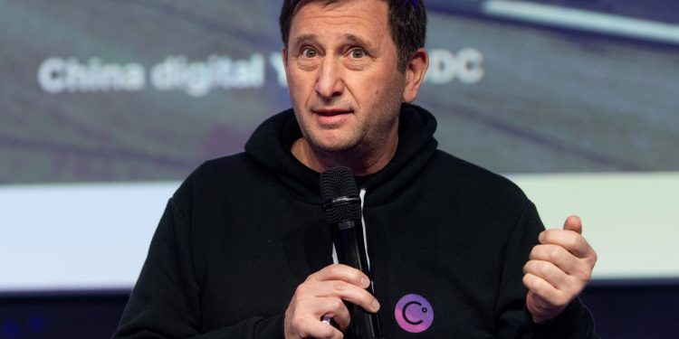 Cựu CEO Celsius bị bắt