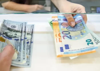 USD tăng giá so với EUR – Các ngân hàng trung ương đang làm gì?