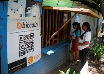 El Salvador cấp quyền công dân cho người quyên góp Bitcoin