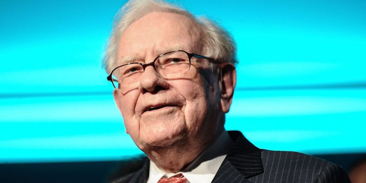 Warren Buffett ví von AI với vũ khí hạt nhân