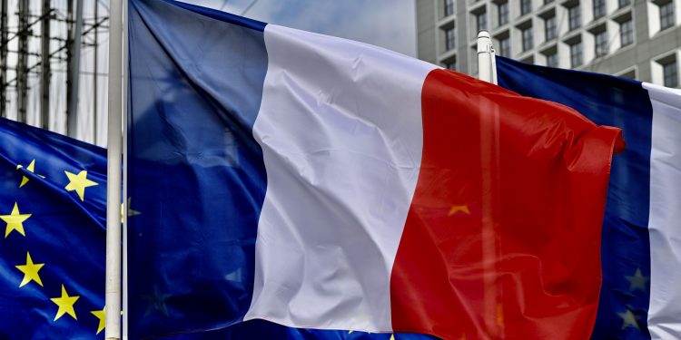 Pháp cấp phép dịch vụ tài sản tiền mã hóa theo MiCA