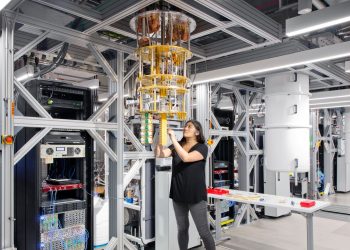 Sự phát triển máy tính lượng tử nhanh hơn dự kiến