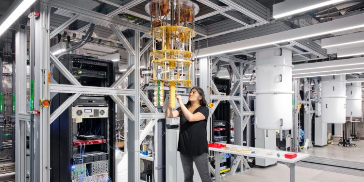 Sự phát triển máy tính lượng tử nhanh hơn dự kiến