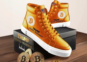Giày thể thao Bitcoin của Trump gây sốt trên eBay