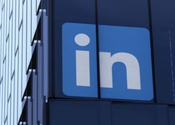 LinkedIn tạm dừng huấn luyện AI bằng dữ liệu người dùng Anh