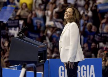 Harris-Walz cam kết cắt giảm thuế và đổi mới cho 2024