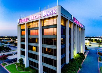 FED ra lệnh ngừng hoạt động đối với Ngân hàng United Texas