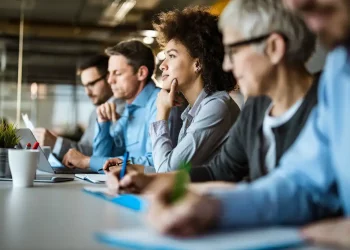 Kỹ năng AI: Thách thức và cơ hội cho người lao động