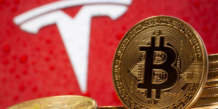Tesla chuyển toàn bộ 765 triệu USD Bitcoin vào ví không xác định
