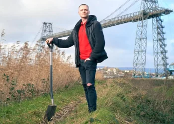 Kỹ sư Anh mất 8.000 Bitcoin muốn mua lại bãi rác