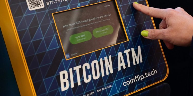 Mỹ đề xuất dự luật hạn chế gian lận tại máy ATM tiền mã hóa