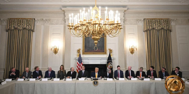 Ông Trump chủ trì Hội nghị thượng đỉnh tiền mã hóa tại Nhà Trắng