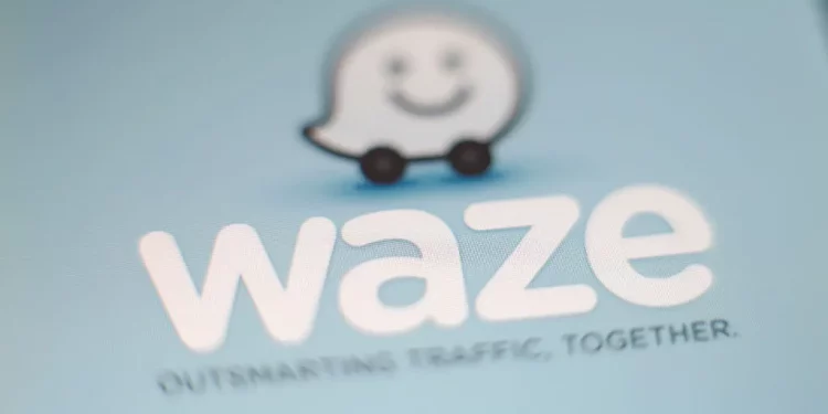 Waze khai tử Google Assistant trên iOS