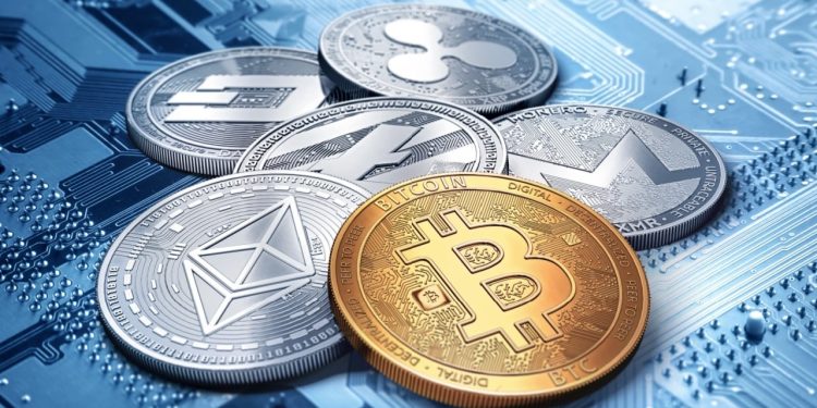 SEC trì hoãn quyết định ETF tiền mã hóa, Bitcoin giữ vững 82.000 USD
