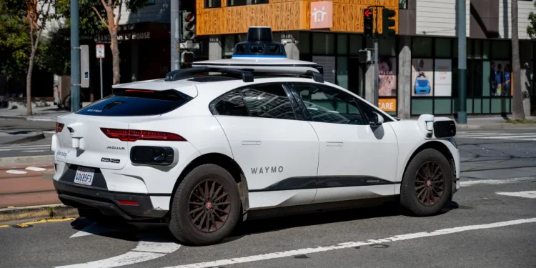 Waymo mở rộng thu thập dữ liệu cho AI