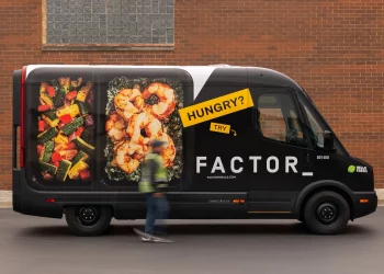 HelloFresh trở thành khách hàng đầu tiên