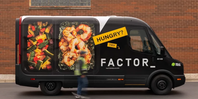 HelloFresh trở thành khách hàng đầu tiên