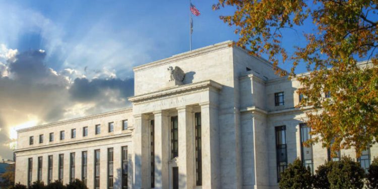 Fed nới lỏng kiểm soát hoạt động crypto của ngân hàng Mỹ