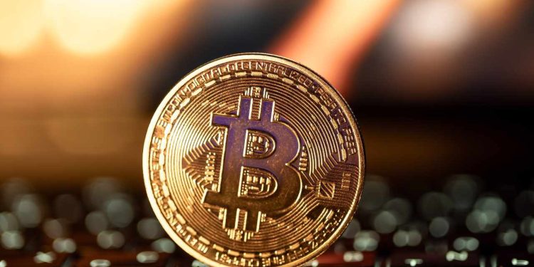 Bernstein: Ngân quỹ doanh nghiệp đổ 330 tỷ USD vào Bitcoin