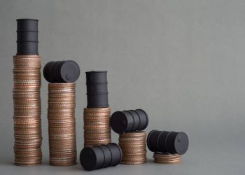 Bitcoin phục hồi, dầu thô giảm sau không kích Iran