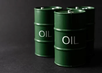 Bitcoin tiếp tục phục hồi khi giá dầu giảm sâu hơn