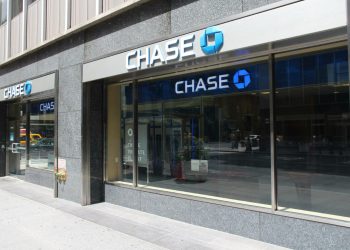 Coinbase và JPMorgan hợp tác cho phép quy đổi điểm thưởng thành USDC