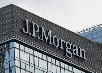 JPMorgan bác bỏ lo ngại nợ công và thuế quan Trump