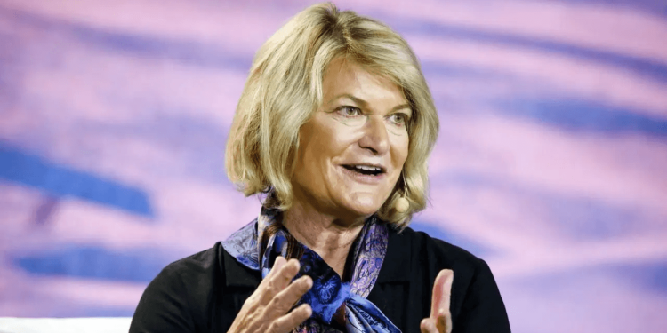 Thượng nghị sĩ Lummis gia tăng sức ép buộc Powell từ chức