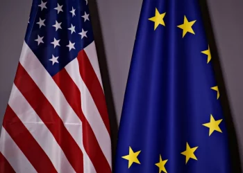 Trump ký thỏa thuận thương mại “lớn nhất” với EU