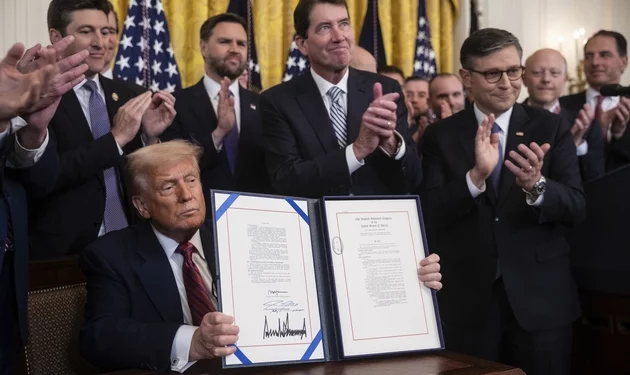 Tổng thống Trump ký ban hành đạo luật GENIUS về stablecoin