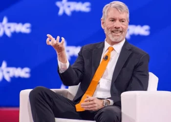 Bitcoin phục hồi mốc 111.000 USD sau khi Strategy và Metaplanet mua vào quy mô lớn