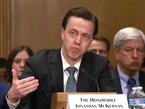 Thượng viện Mỹ thông qua bổ nhiệm Thứ trưởng Tài chính giữa lúc chính phủ đóng cửa