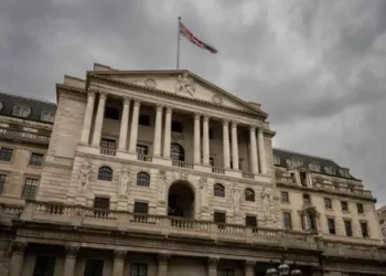 Ngân hàng Anh (BOE) cân nhắc nới lỏng trần sở hữu stablecoin sau phản ứng ngành