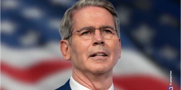 Bộ trưởng Ngân khố Mỹ nói “chuyển tới El Salvador” hoặc chấp nhận quy định chặt chẽ