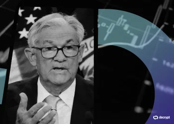 Fed giữ nguyên lãi suất, Bitcoin và Ethereum lao dốc