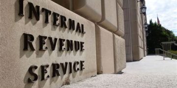 IRS đề xuất bắt buộc cung cấp biểu mẫu thuế điện tử cho giao dịch tài sản mã hóa
