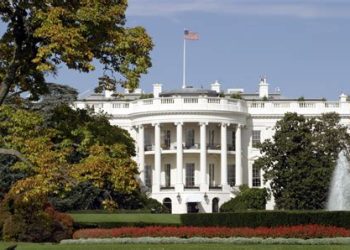 Cố vấn của ông Trump: Stablecoin tuân thủ GENIUS Act sẽ bơm tiền gửi mới vào ngân hàng Mỹ