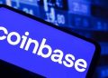 Coinbase thử nghiệm tác tử AI trên Slack và email