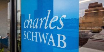 Charles Schwab mở giao dịch Bitcoin và Ether cho khách hàng bán lẻ chọn lọc