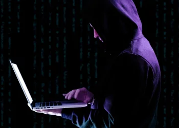 StablR bị khai thác 2,8 triệu USD, EURR và USDR mất neo giá
