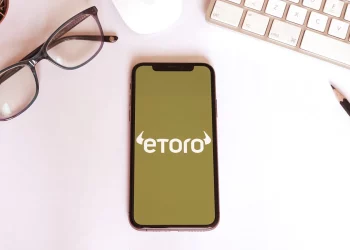 eToro mua TradeZero giá 231 triệu USD, cổ phiếu giảm 10%