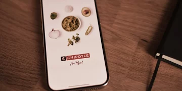 Chipotle hợp tác Palantir xây bảng điều khiển an toàn thực phẩm