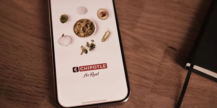 Chipotle hợp tác Palantir xây bảng điều khiển an toàn thực phẩm
